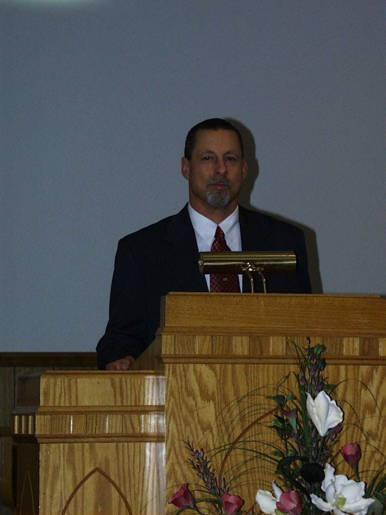 bromike1.jpg (124000 bytes)